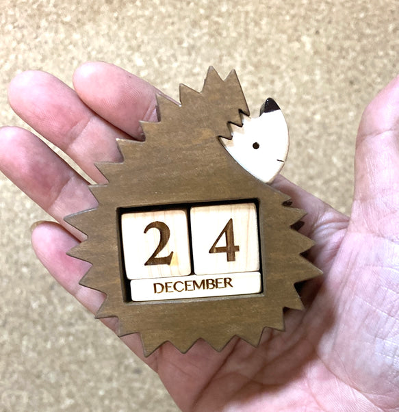 仔ハリネズミのキューブカレンダー(クリスマス限定バージョン)