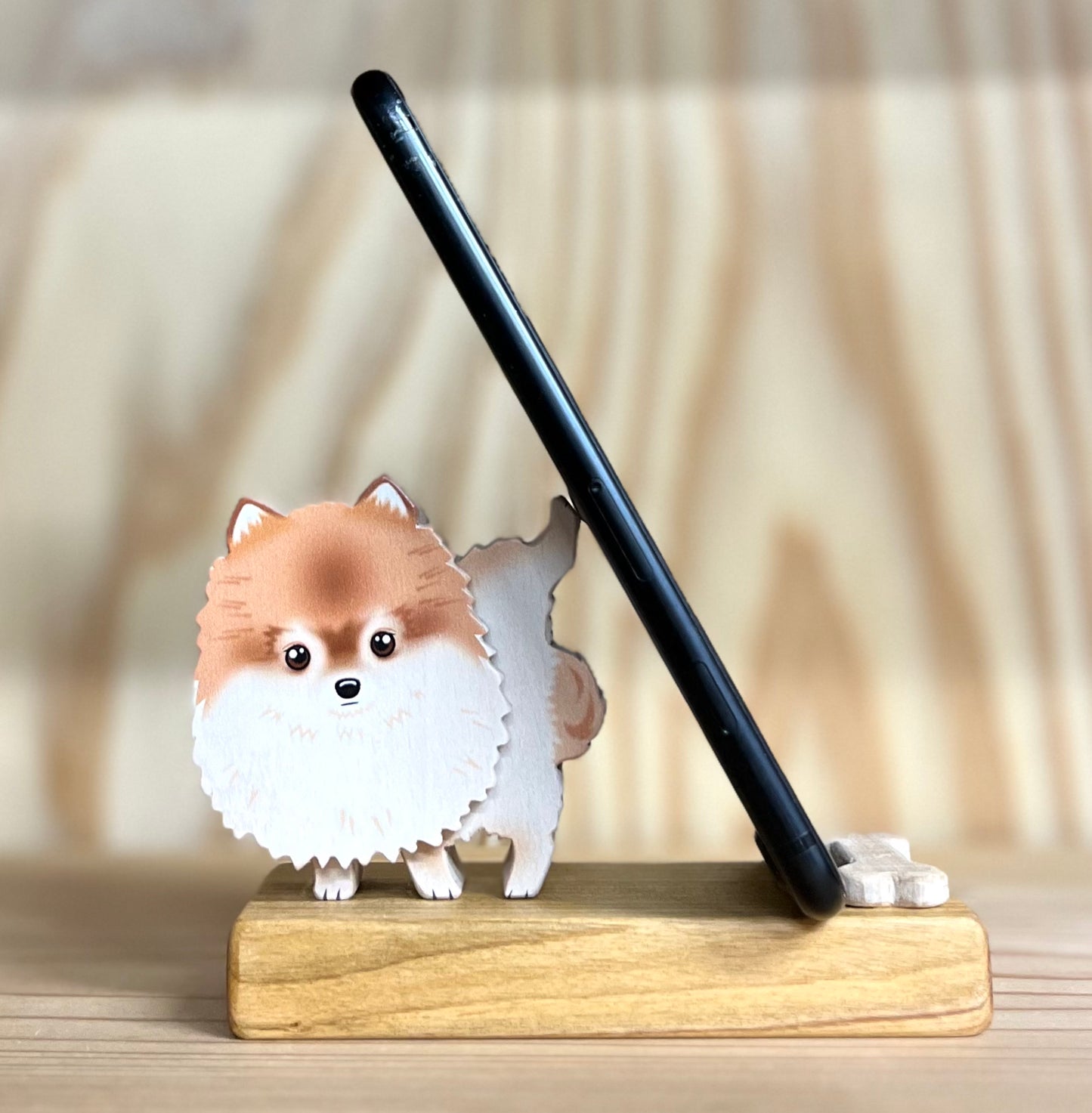 ポメラニアンのスマホスタンド【君は放物線を見たか?】