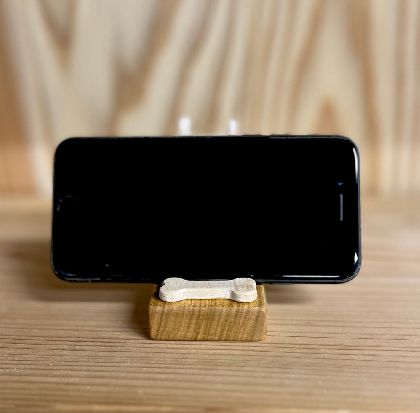 ポメラニアンのスマホスタンド【君は放物線を見たか?】