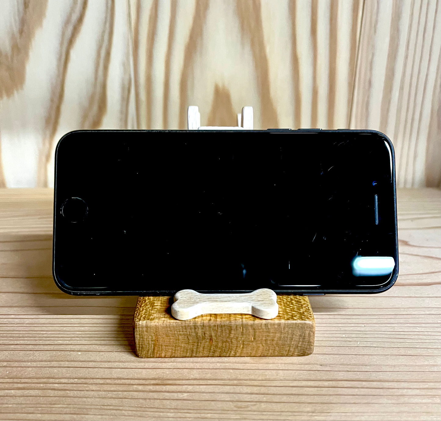 フレンチブルドッグのスマホスタンド【君は放物線を見たか?】