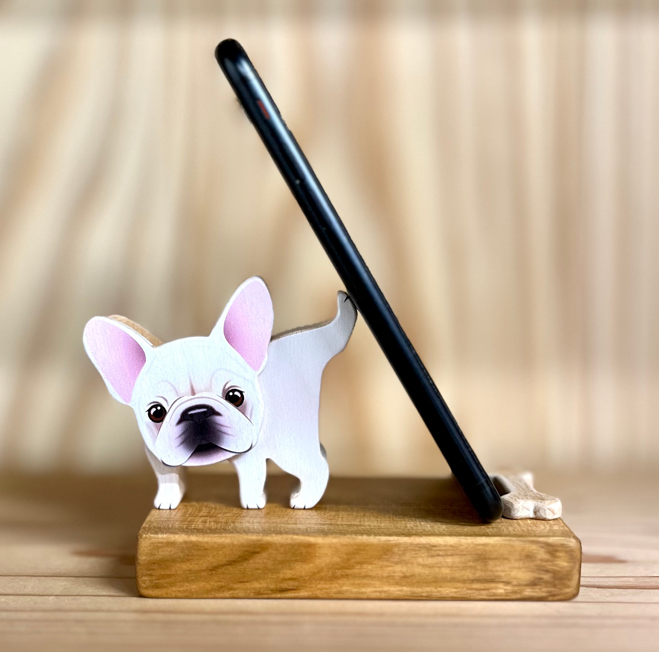 フレンチブルドッグのスマホスタンド【君は放物線を見たか？】 – 木工