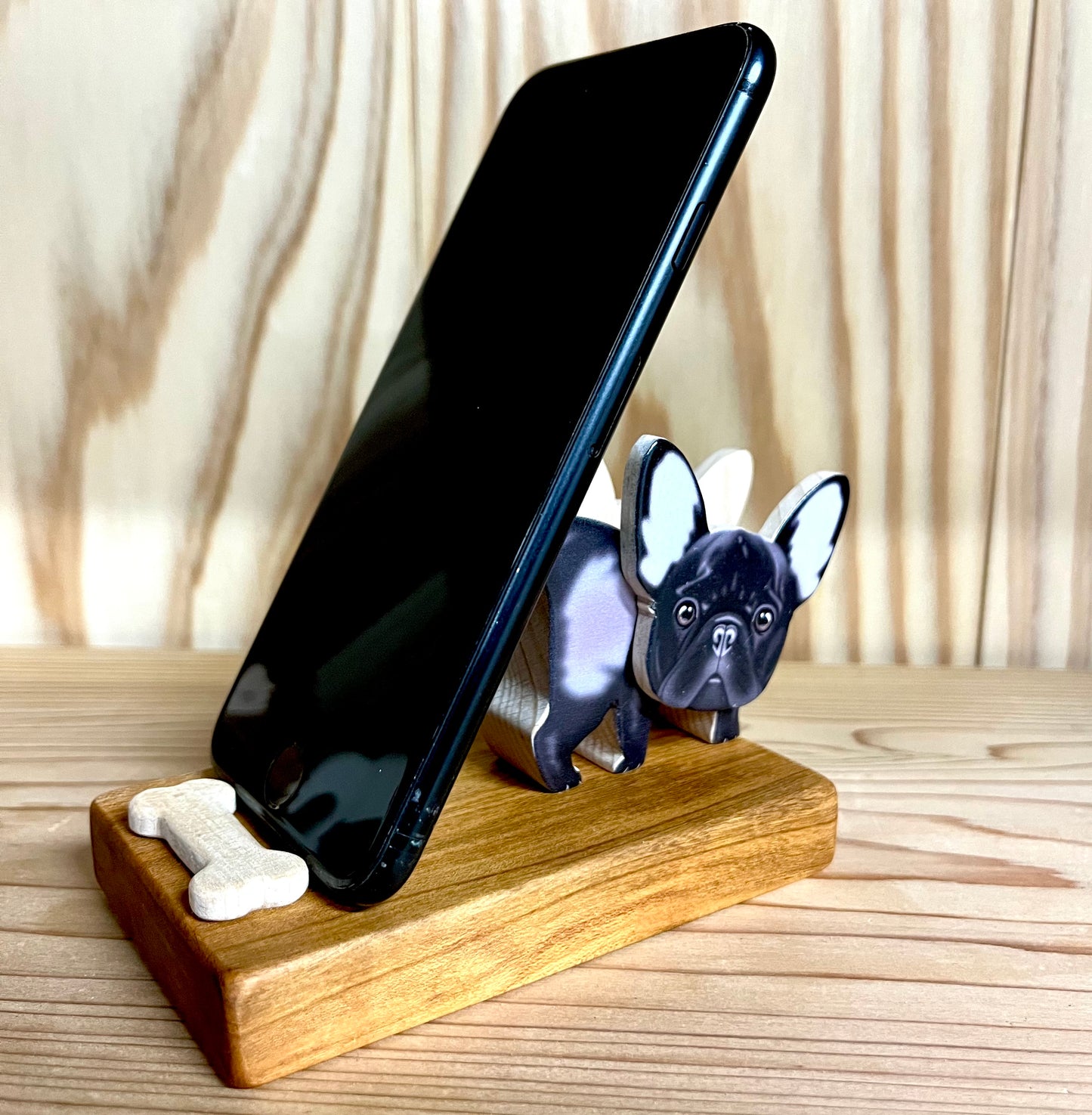 フレンチブルドッグ(ブリンドル)のスマホスタンド【君は放物線を見たか?】