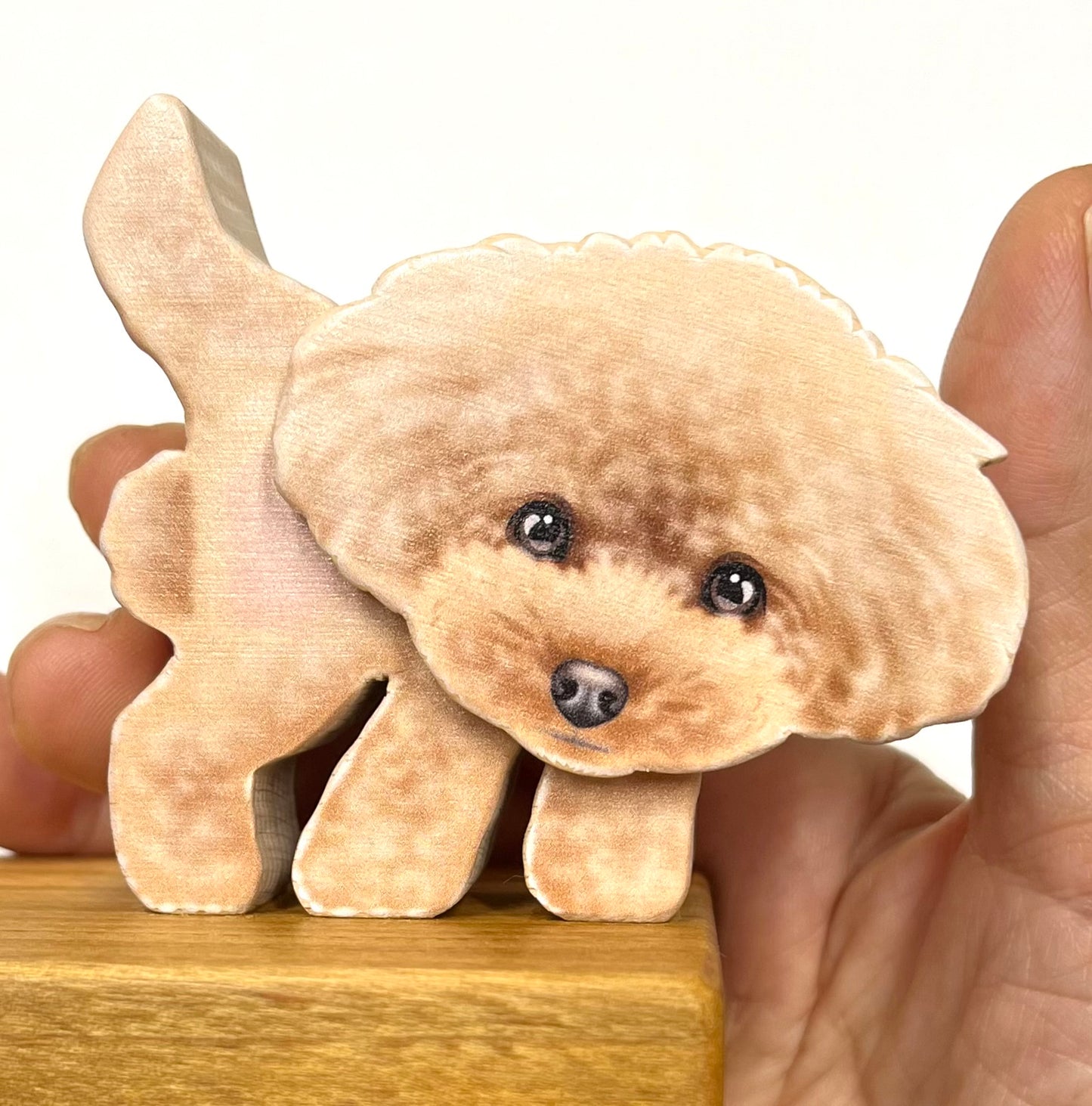 トイプードルのスマホスタンド【君は放物線を見たか?】