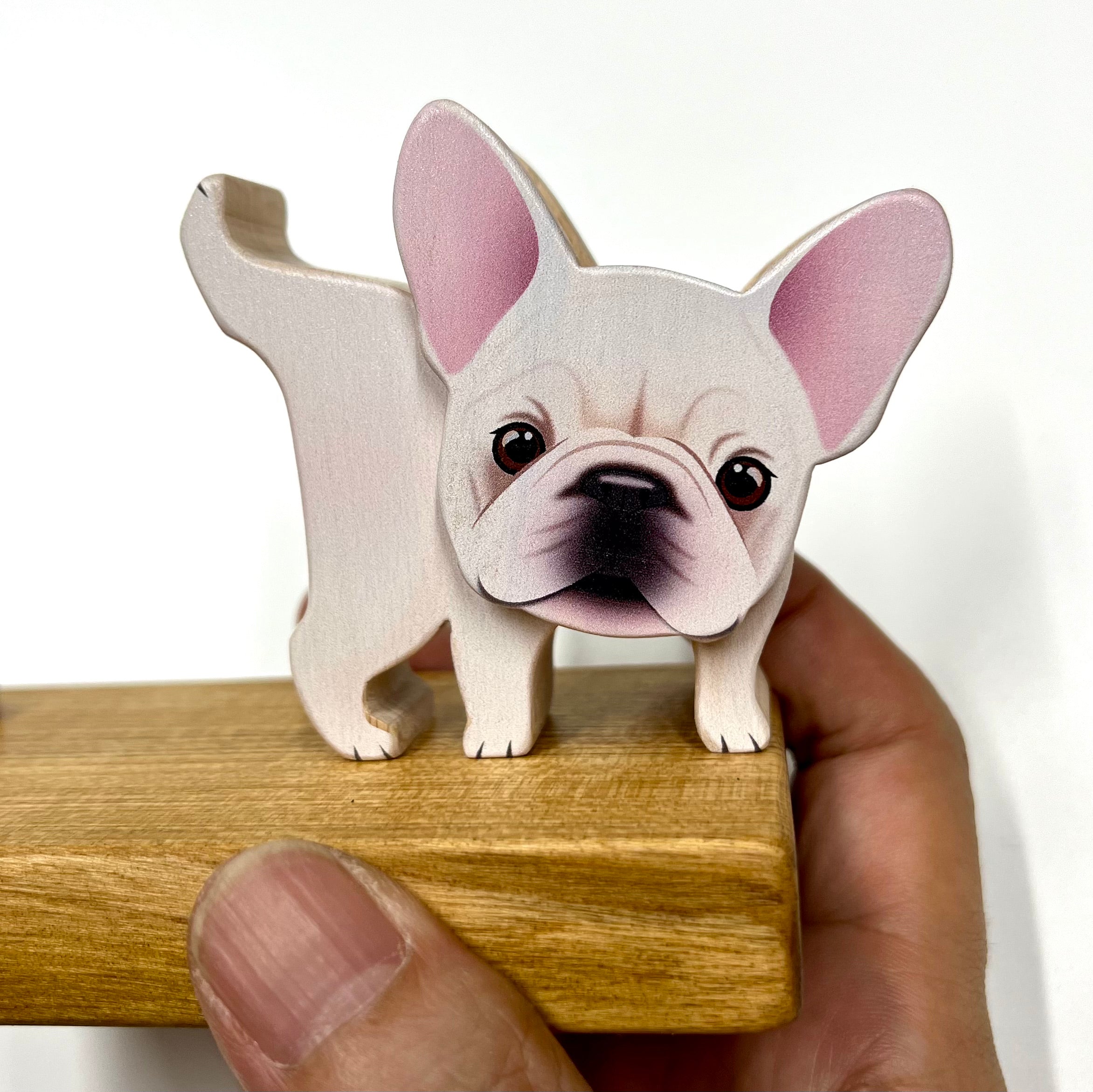 フレンチブルドッグのスマホスタンド【君は放物線を見たか？】 – 木工